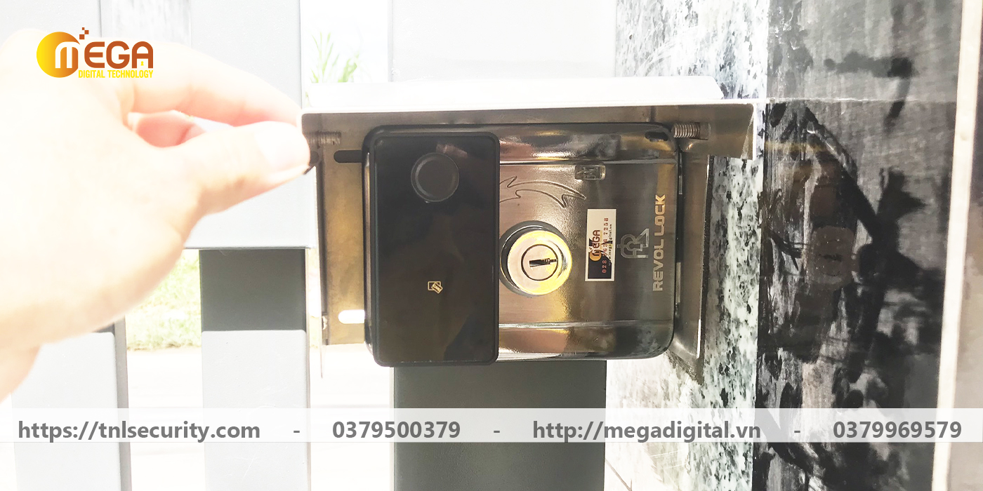 Cong-trinh-lap-dat-khoa-pin-van-tay-hai-chieu-dung-pin-tai-Tay-Ninh